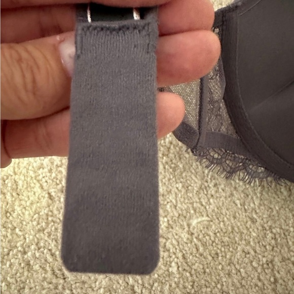 New Victoria's Secret Woman's Dream
Angels Lace Push Up Bra Brown, Sz 34C - Picture 12 of 12